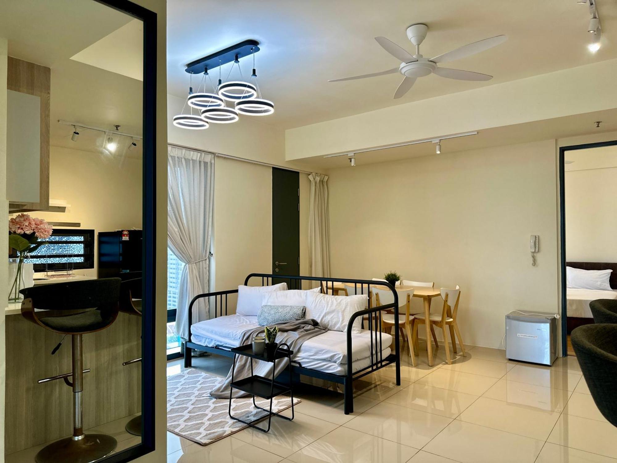 At Macalister 218 By Wl Apartment